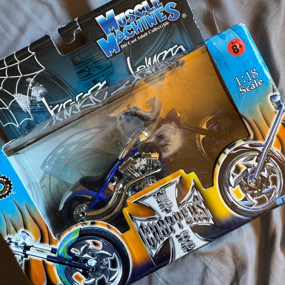 Muscle Machines Blue Chopper Toy